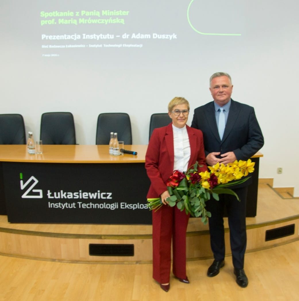 Wizyta Minister Mróczyńskiej w Łukasiewicz-ITEE